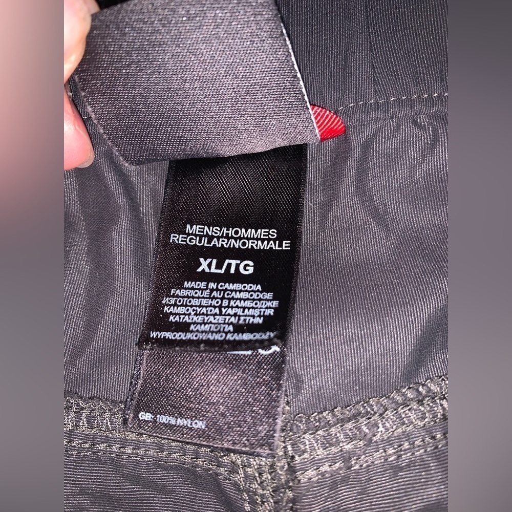 The North Face men’s convertible pants— XL - Picture 10 of 16